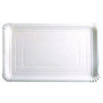 Amplio surtido de tamaños en bandejas rectangulares blancas para pastelería.